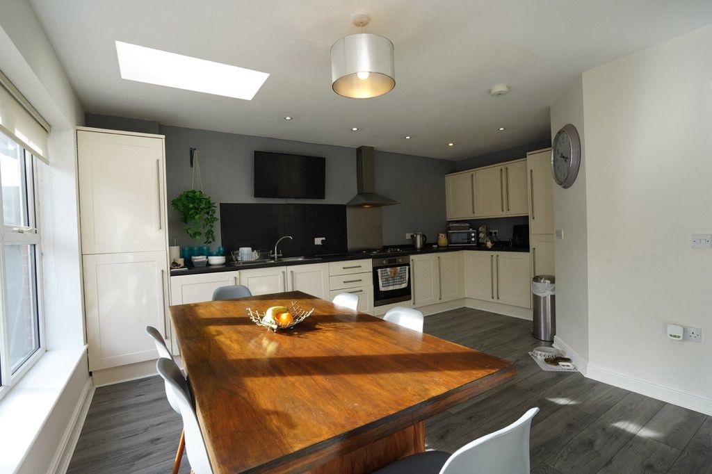 Property photo 3 of 20 Picture No. 36