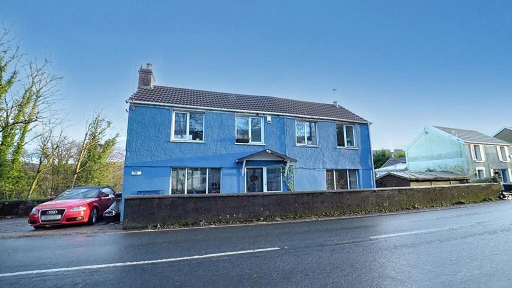 Property photo 2 of 16