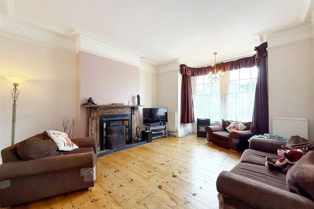 Property photo 2 of 25 Picture No. 30