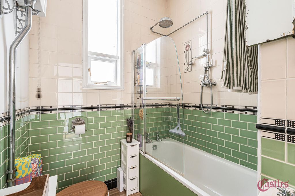 Property photo 3 of 23 Bathroom