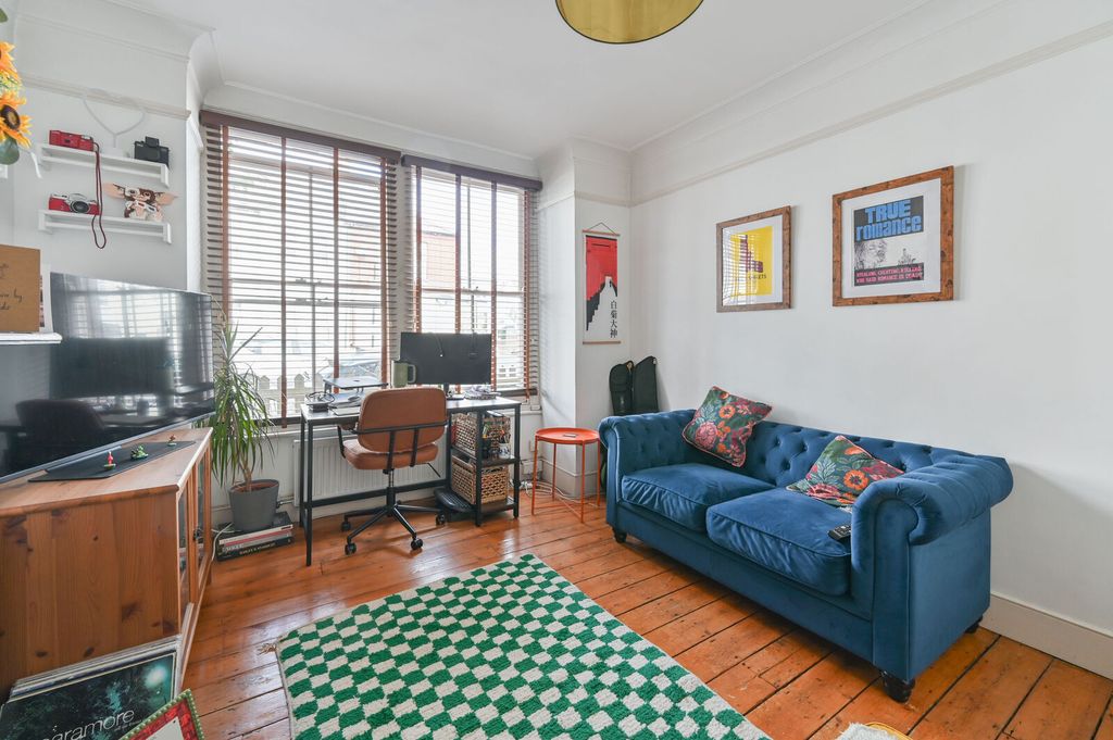 Property photo 3 of 12
