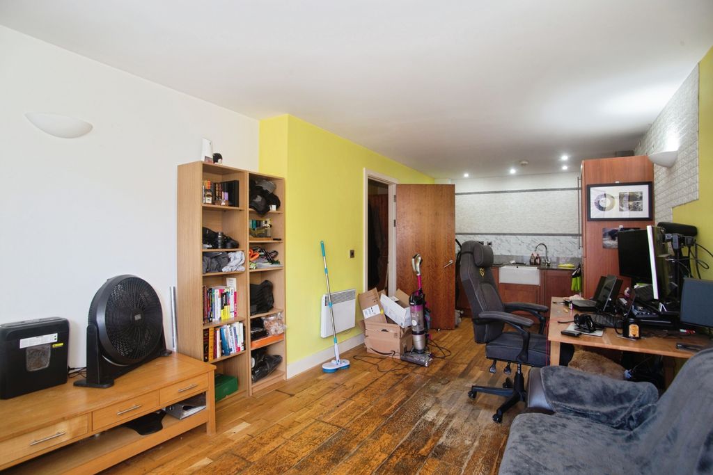 Property photo 2 of 15