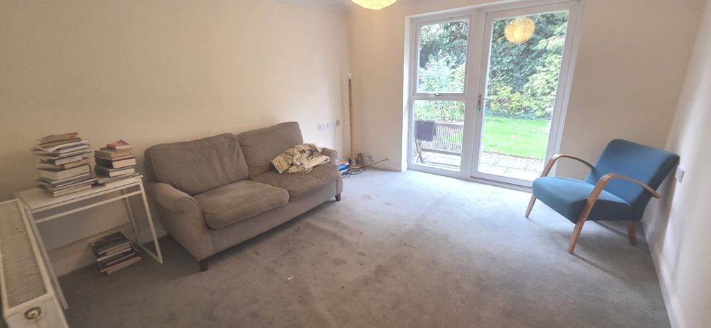 Property photo 2 of 6