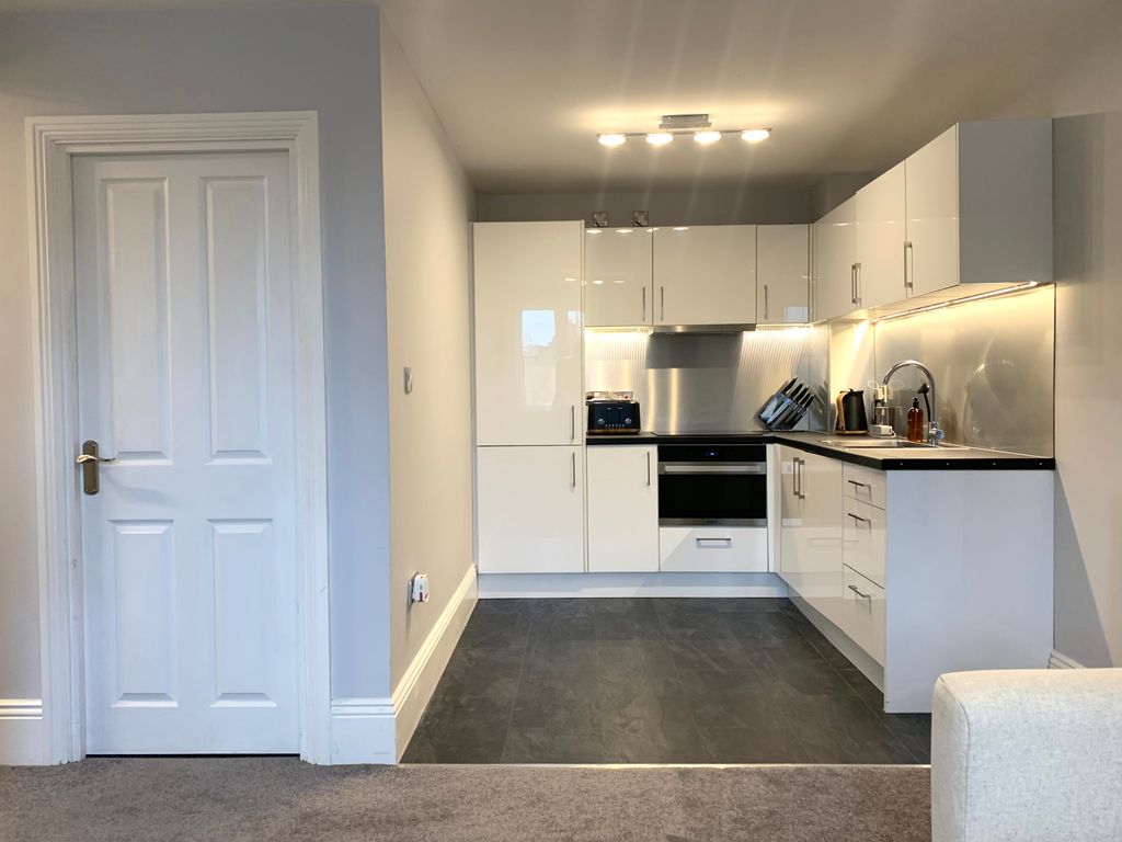 Property photo 3 of 7 Kitchen