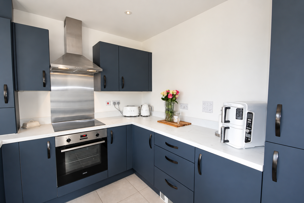 Property photo 2 of 13 Kitchen 2