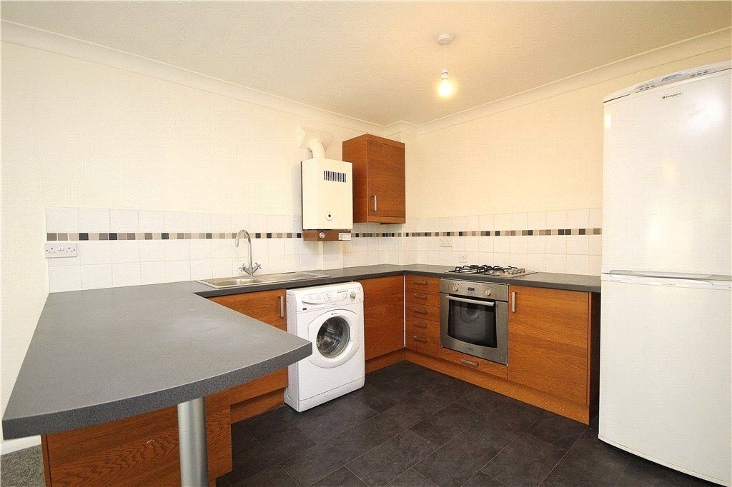 Property photo 3 of 9 Kitchen