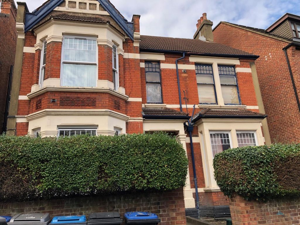 Property photo 1 of 5 1st Floor Studio Flat