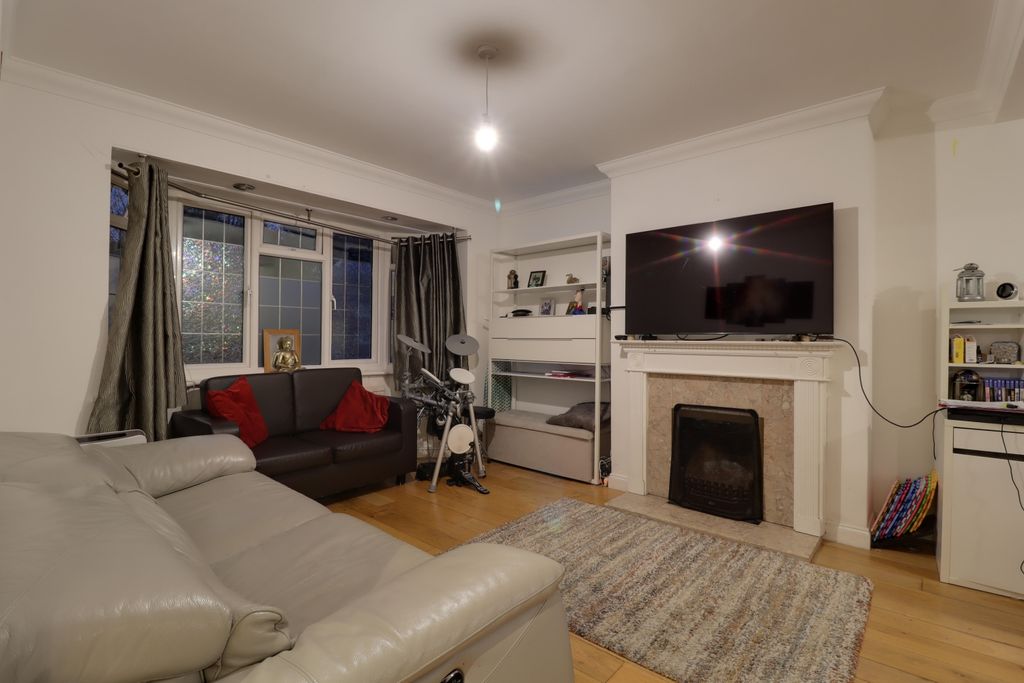 Property photo 2 of 10 Img_3753-Img_3755