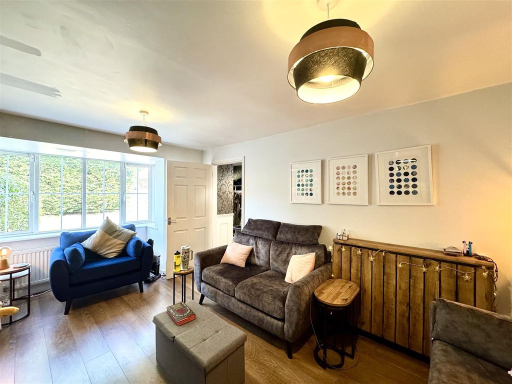 Property photo 2 of 20 Sitting Room