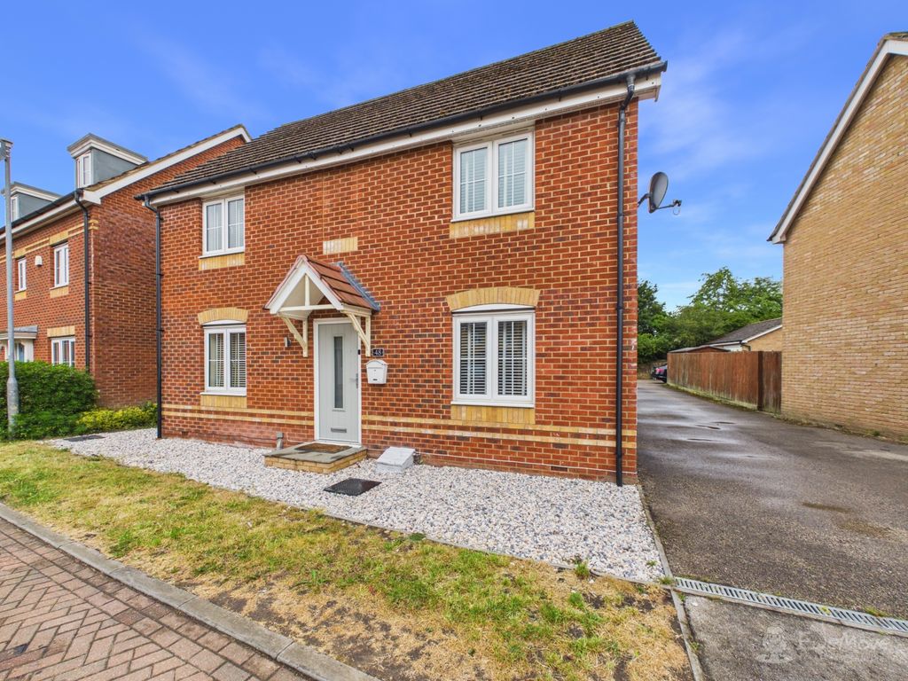 Property photo 1 of 22 Front Of House- Mark Stephens Ewemove Newmarket An