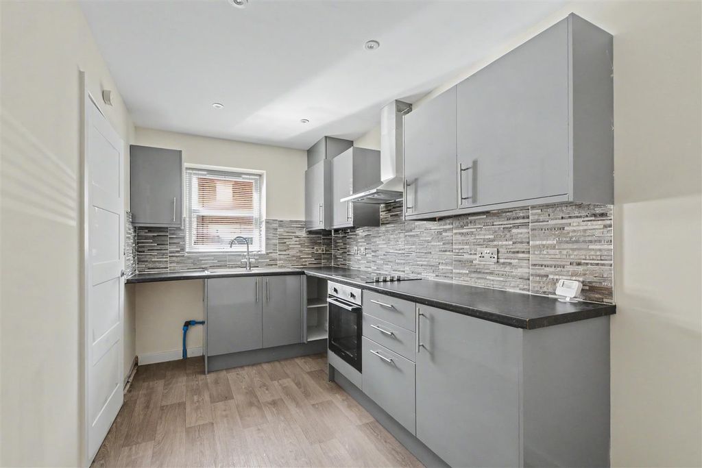 Property photo 2 of 23 Kitchen Diner