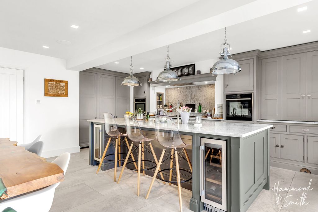 Additional image 5 of 4 bed detached house for saleKendal Avenue, Epping CM16