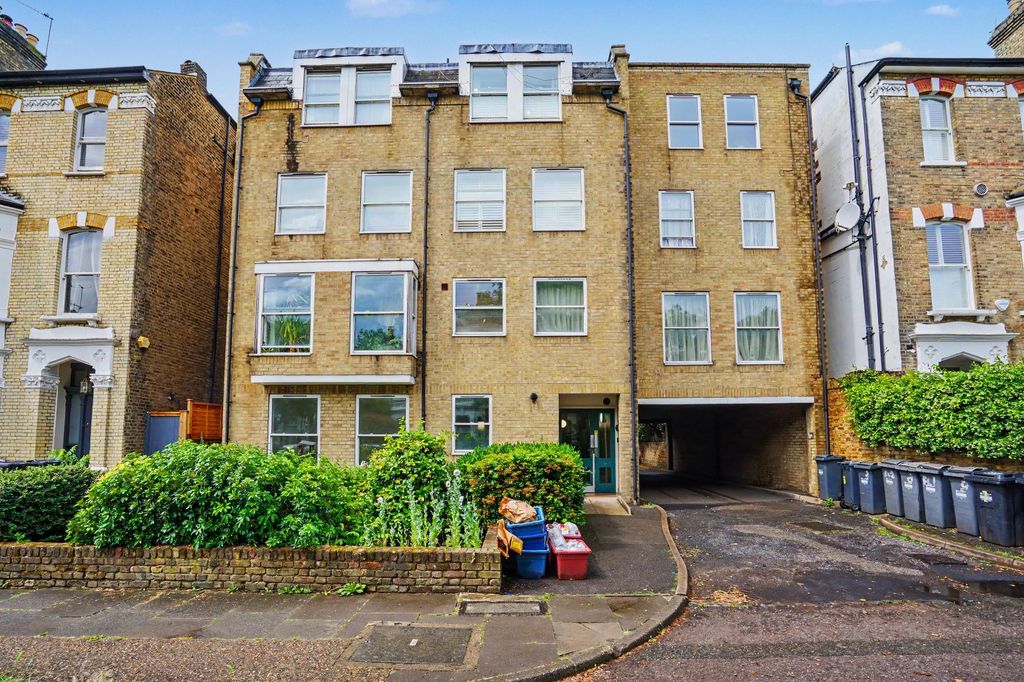 Property photo 1 of 11 Flat 1, 24 - 26 Marlborough Road, Chiswick, London W4 4Et
