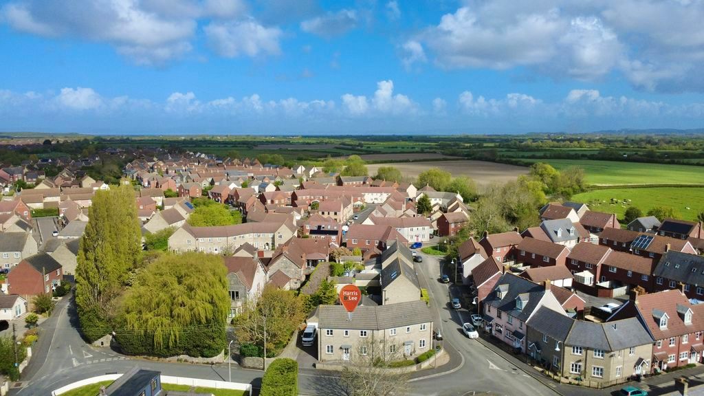 Property photo 2 of 25 Setting