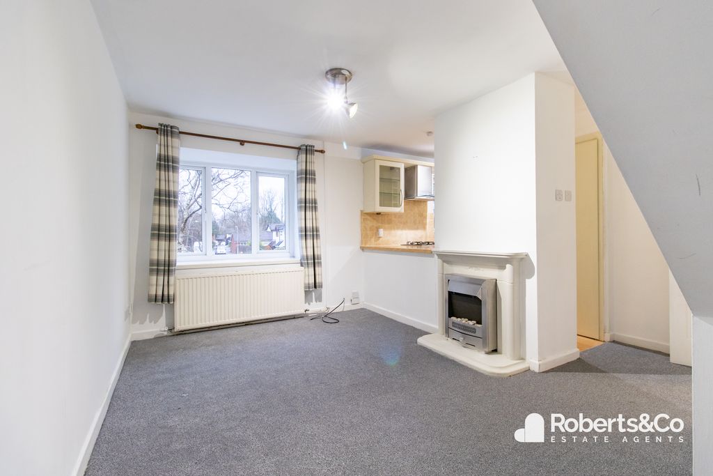 Property photo 3 of 6 Lounge