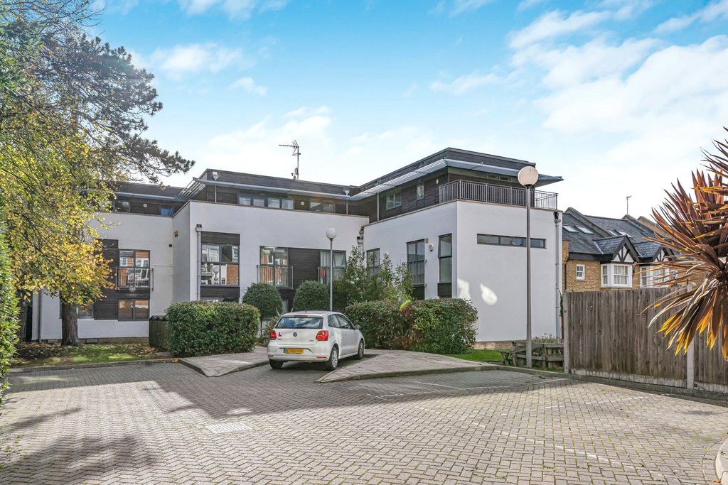 Property photo 1 of 10 Exterior