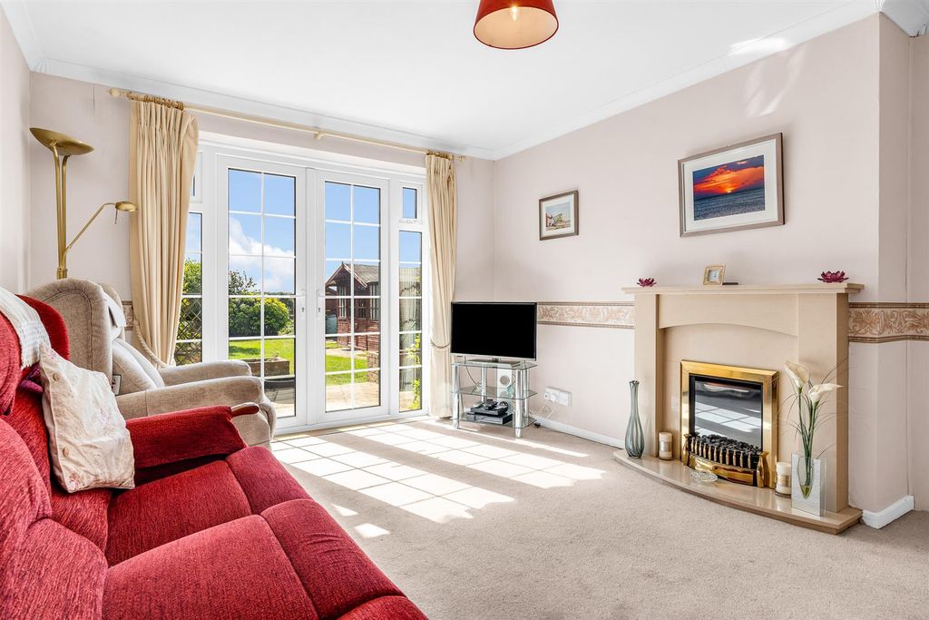 Property photo 3 of 18 Internal-5.Jpg