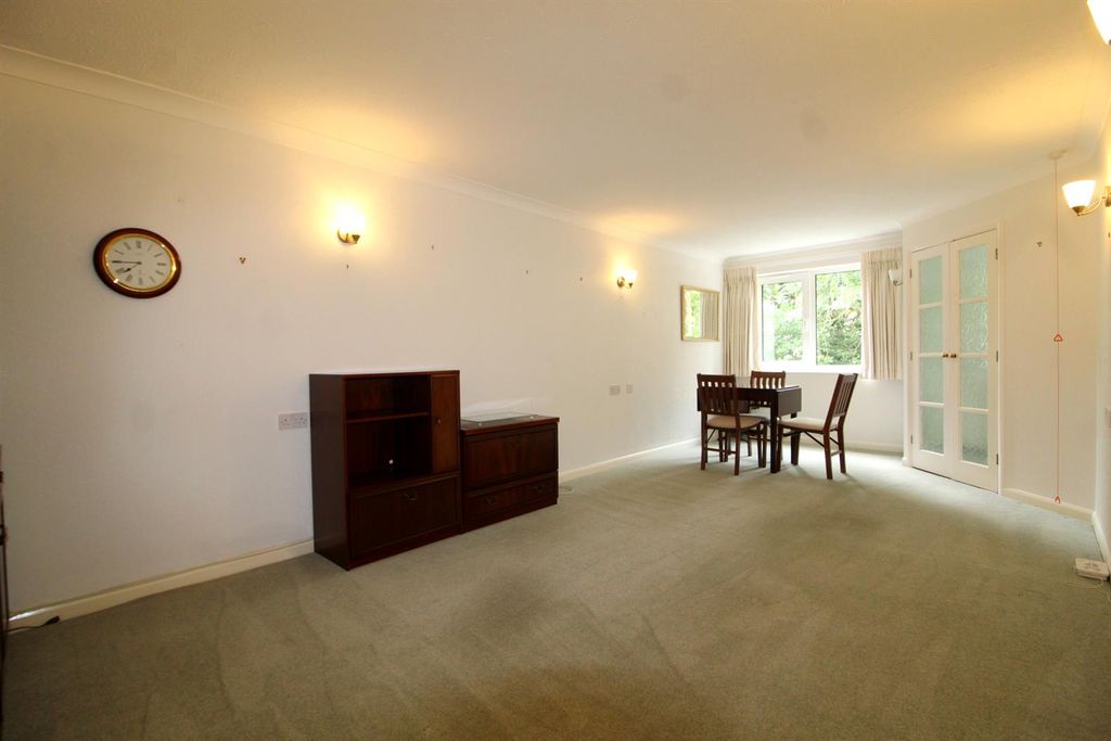 Property photo 2 of 8 E Living Room.Jpg