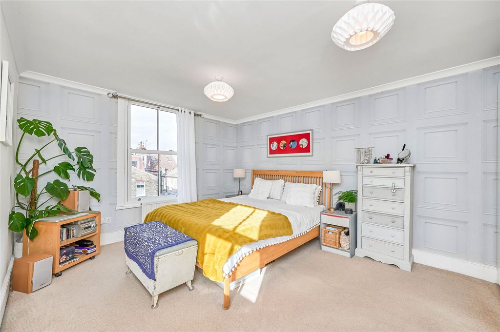 Property photo 3 of 16 Picture No. 21