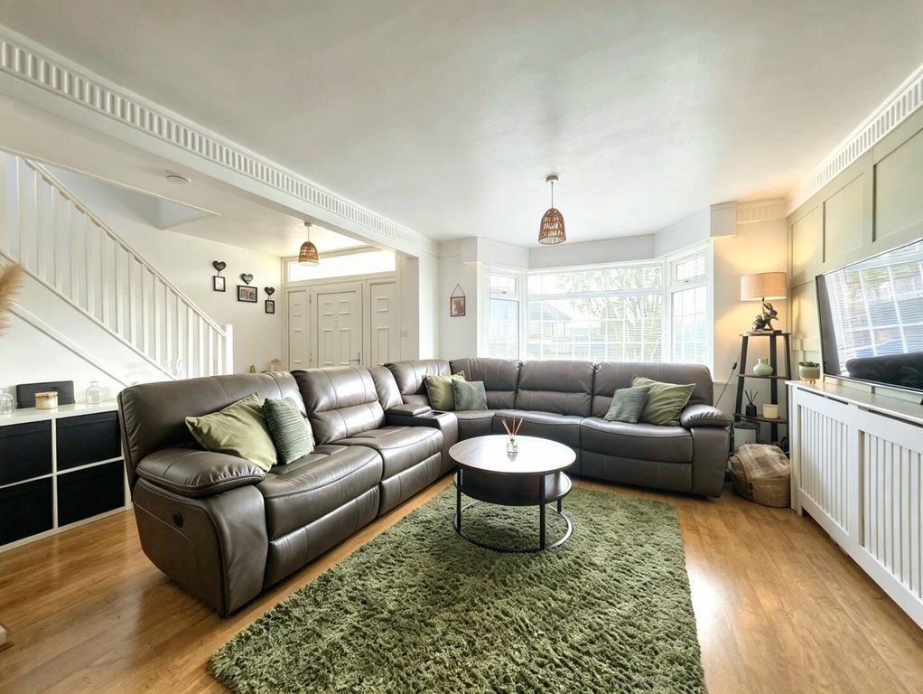 Property photo 3 of 17 Living Room