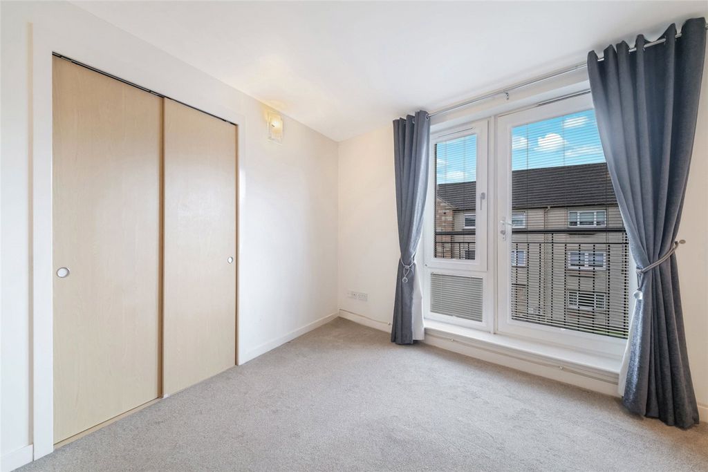 Additional image 11 of 2 bed flat for salePark Road, Hamilton, South Lanarkshire ML3