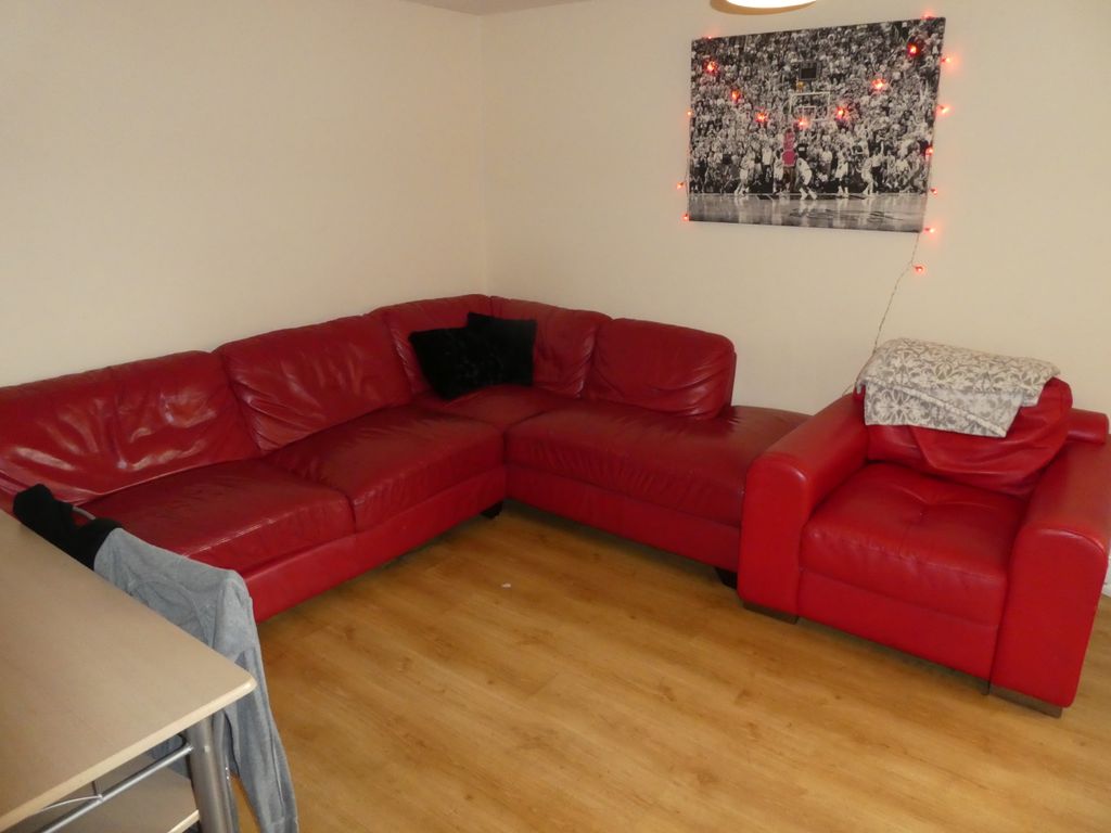 Property photo 2 of 6