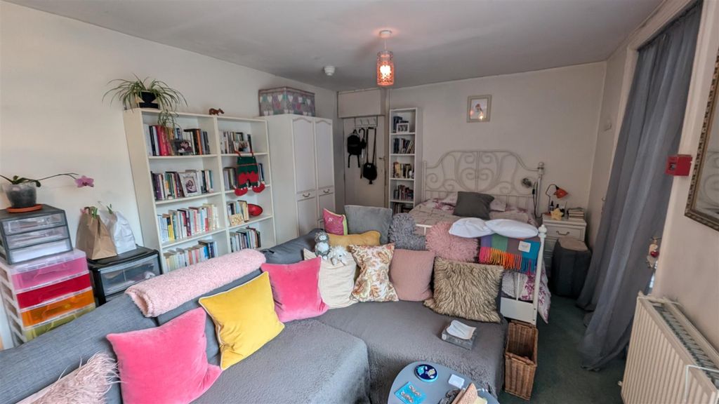 Property photo 2 of 7 Pxl_20251212_121628993.Jpg