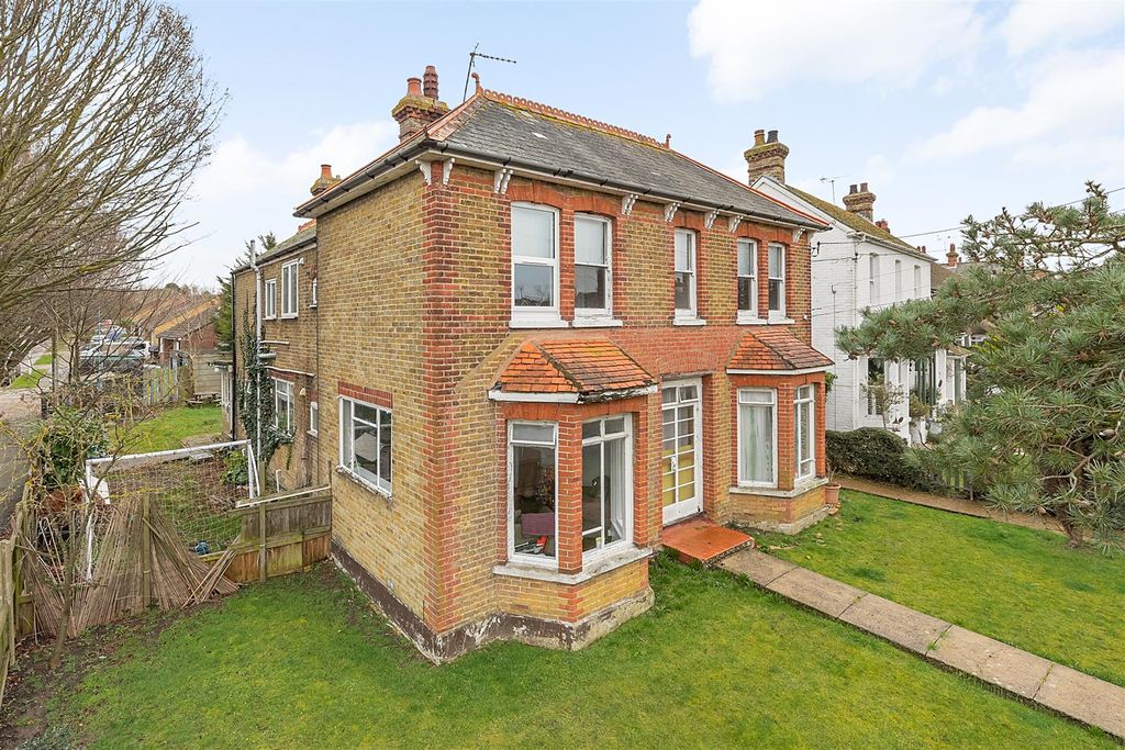 Property photo 1 of 18 Ham Shades Lane, Whitstable