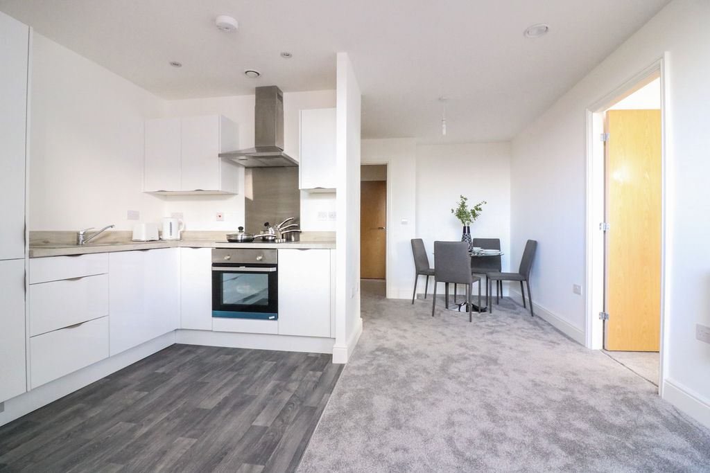 Property photo 3 of 8