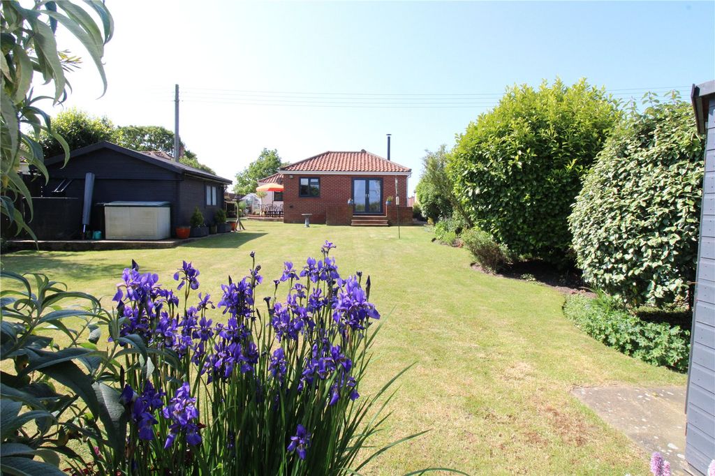 Property photo 2 of 23 Picture No. 35