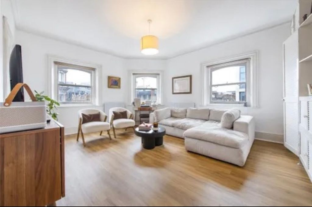 Property photo 1 of 4