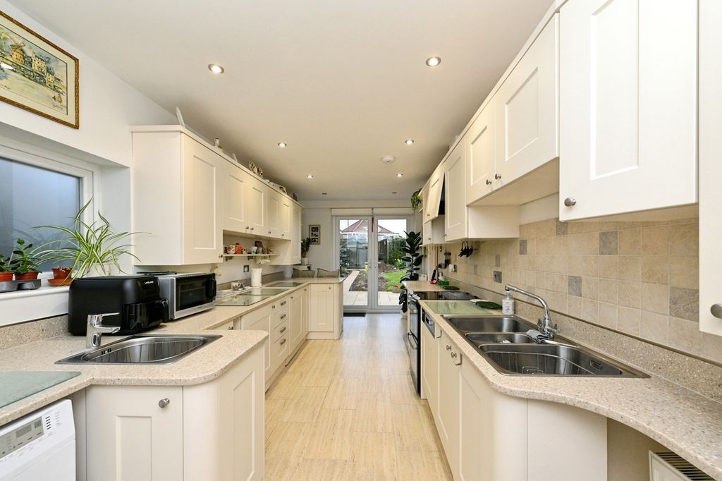 Property photo 3 of 30 Pbox-Img.Jpg