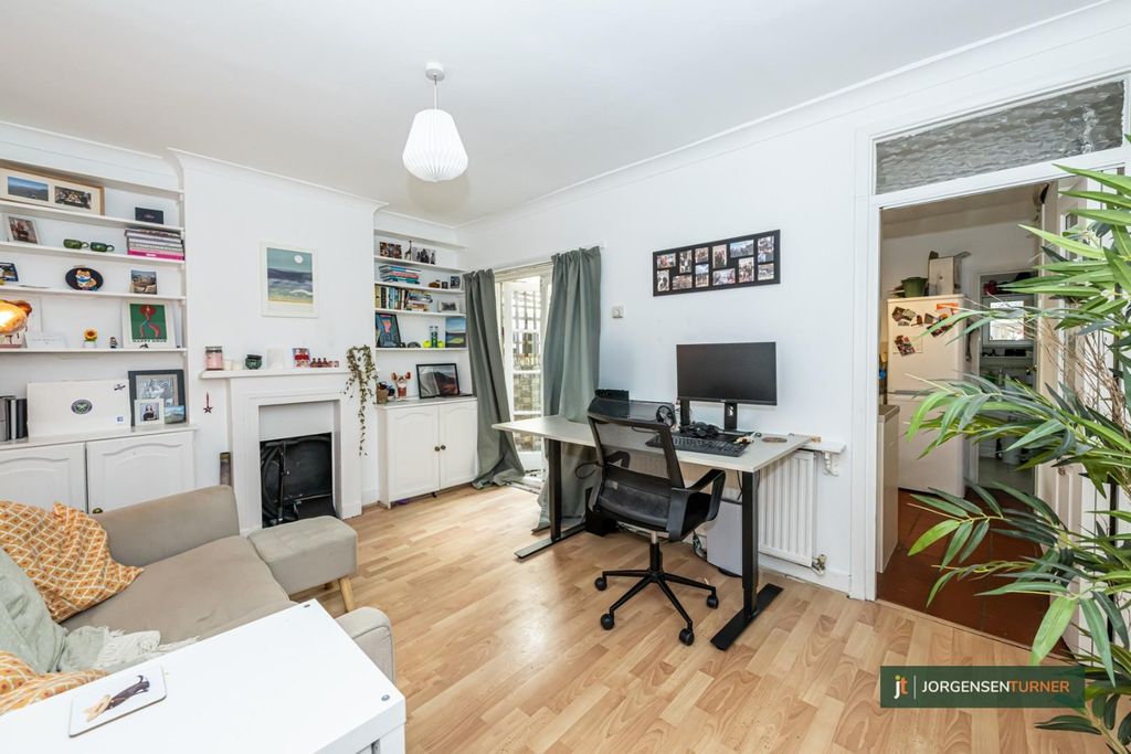 Property photo 1 of 8 Reception Room .Jpg