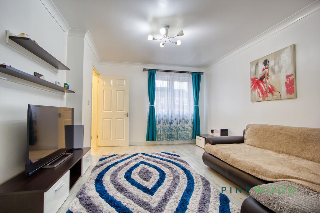 Property photo 3 of 25 Living Room