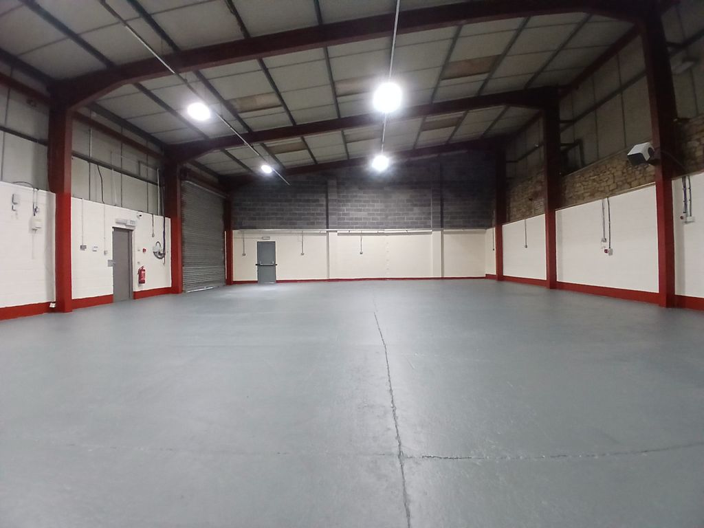 Property photo 3 of 12 Warehouse 2