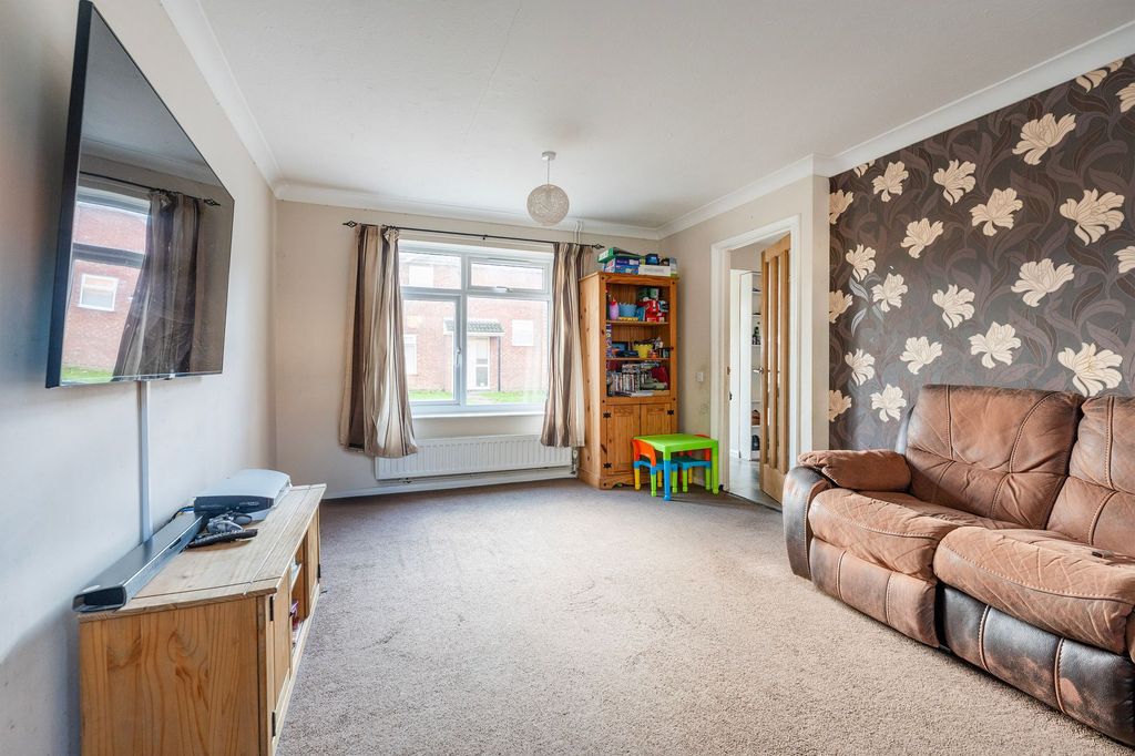 Property photo 3 of 17