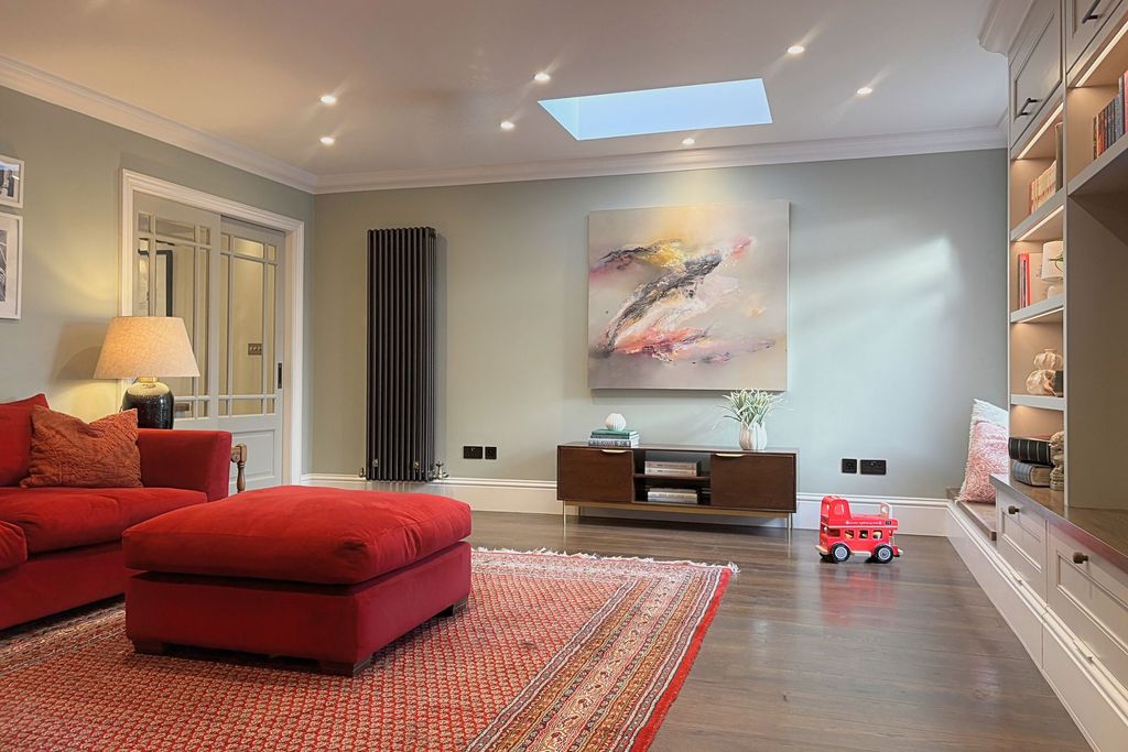 Property photo 2 of 28