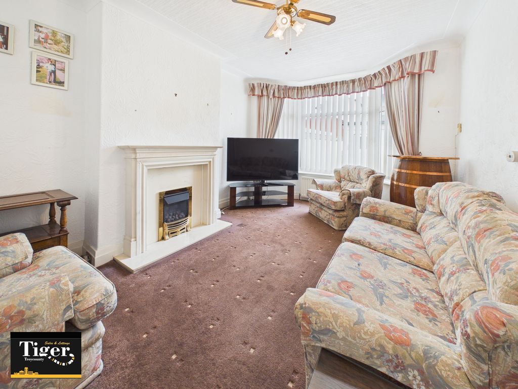 Property photo 3 of 16 Cam02176G0-Pr0821-Still002