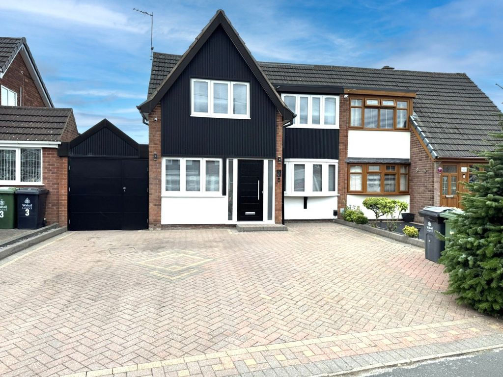 Property photo 2 of 42