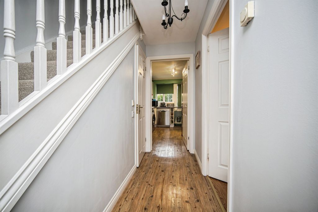 Property photo 2 of 22