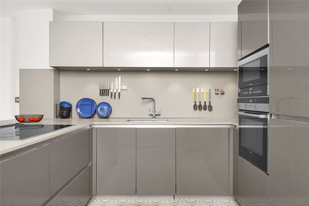 Property photo 1 of 10 Picture No. 12