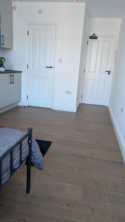 Property photo 3 of 9 Bedroom