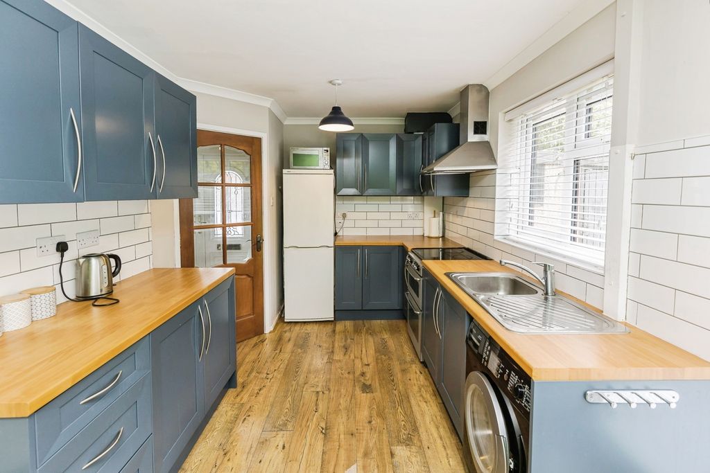 Property photo 2 of 17 Pbox-Img.Jpg