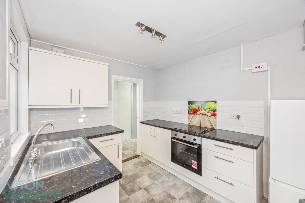 Property photo 3 of 12 4560652