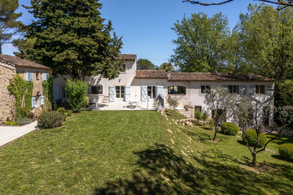 Property photo 3 of 11