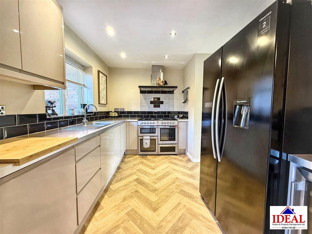 Property photo 3 of 22 Image00014.Jpg