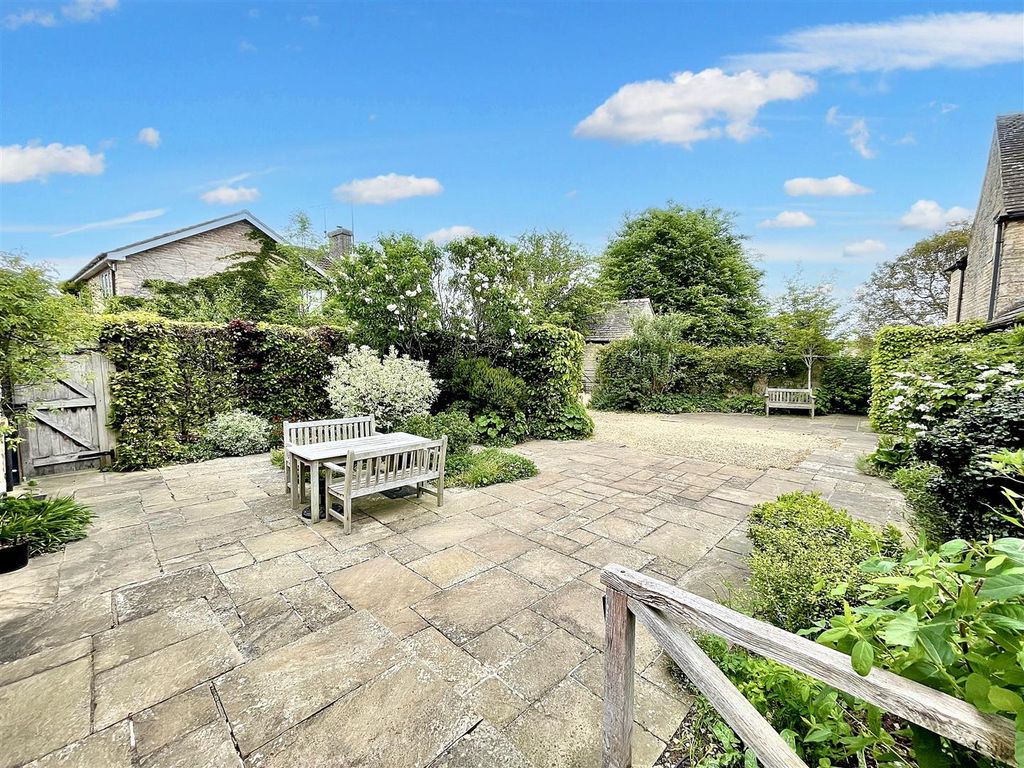 Property photo 2 of 11 Img_9485.Jpg
