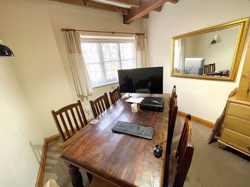 Property photo 3 of 12 Photo 6