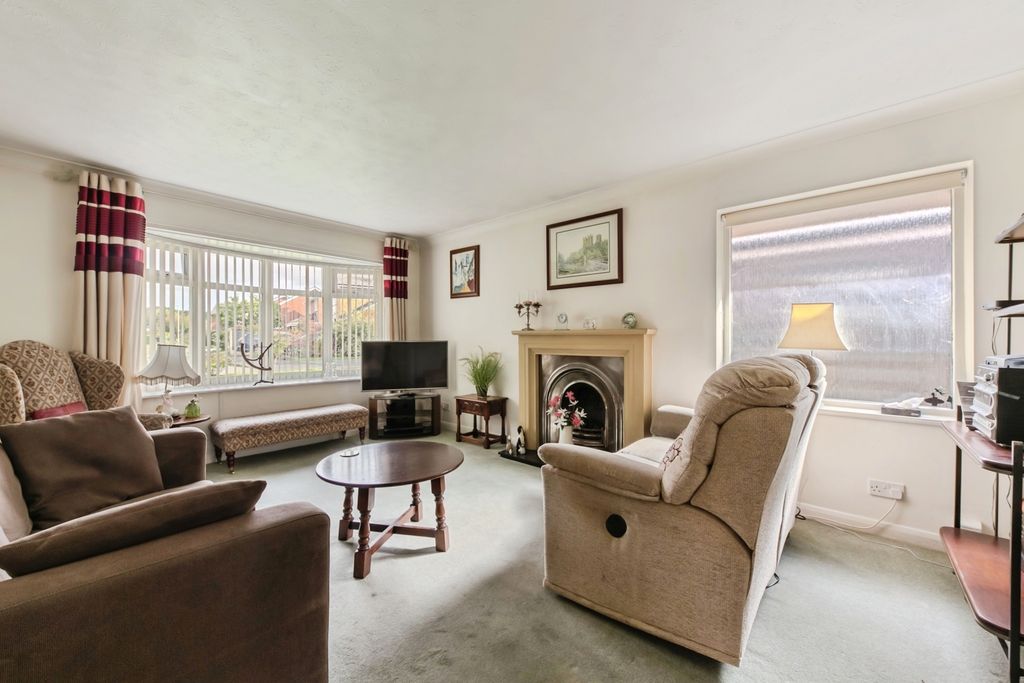 Property photo 3 of 17 Pbox-Img.Jpg