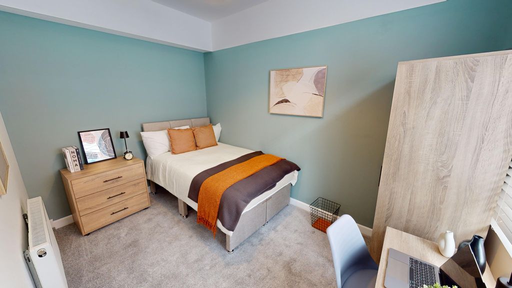 Property photo 3 of 14 Bedroom